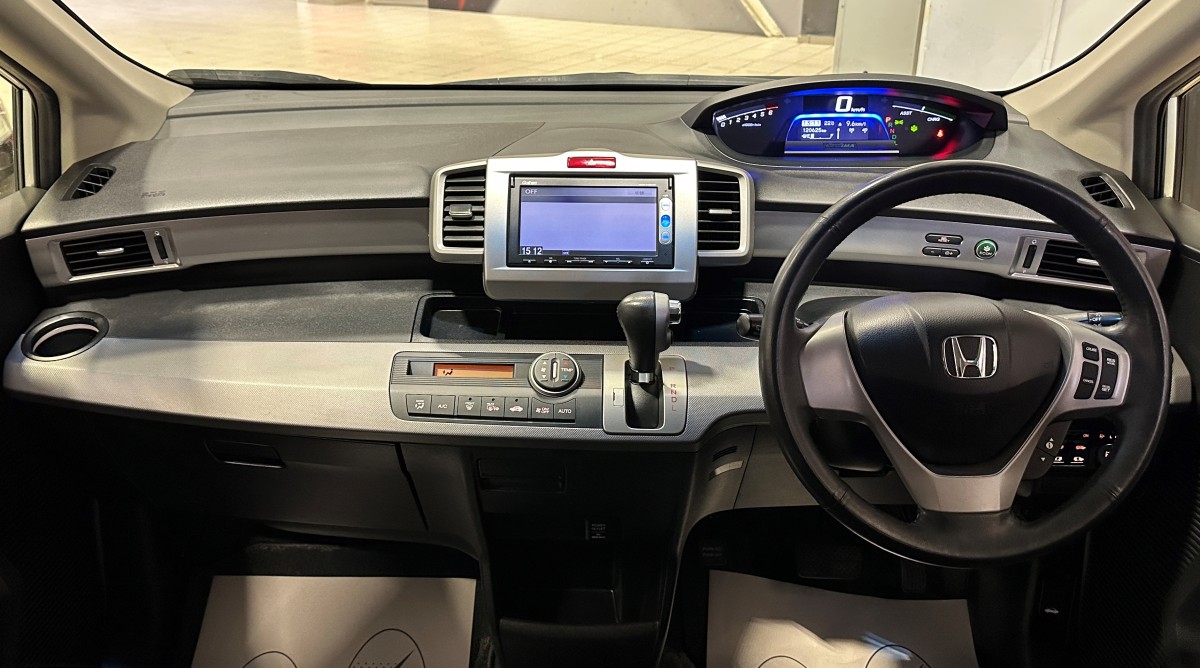 АвтоРум - Honda Freed Hybrid, 2013 г.